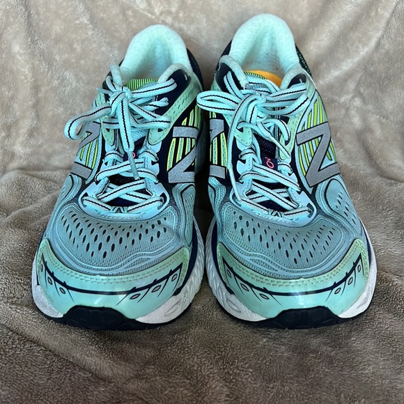 new balance w860wb7- 8.5 - Picture 2 of 5